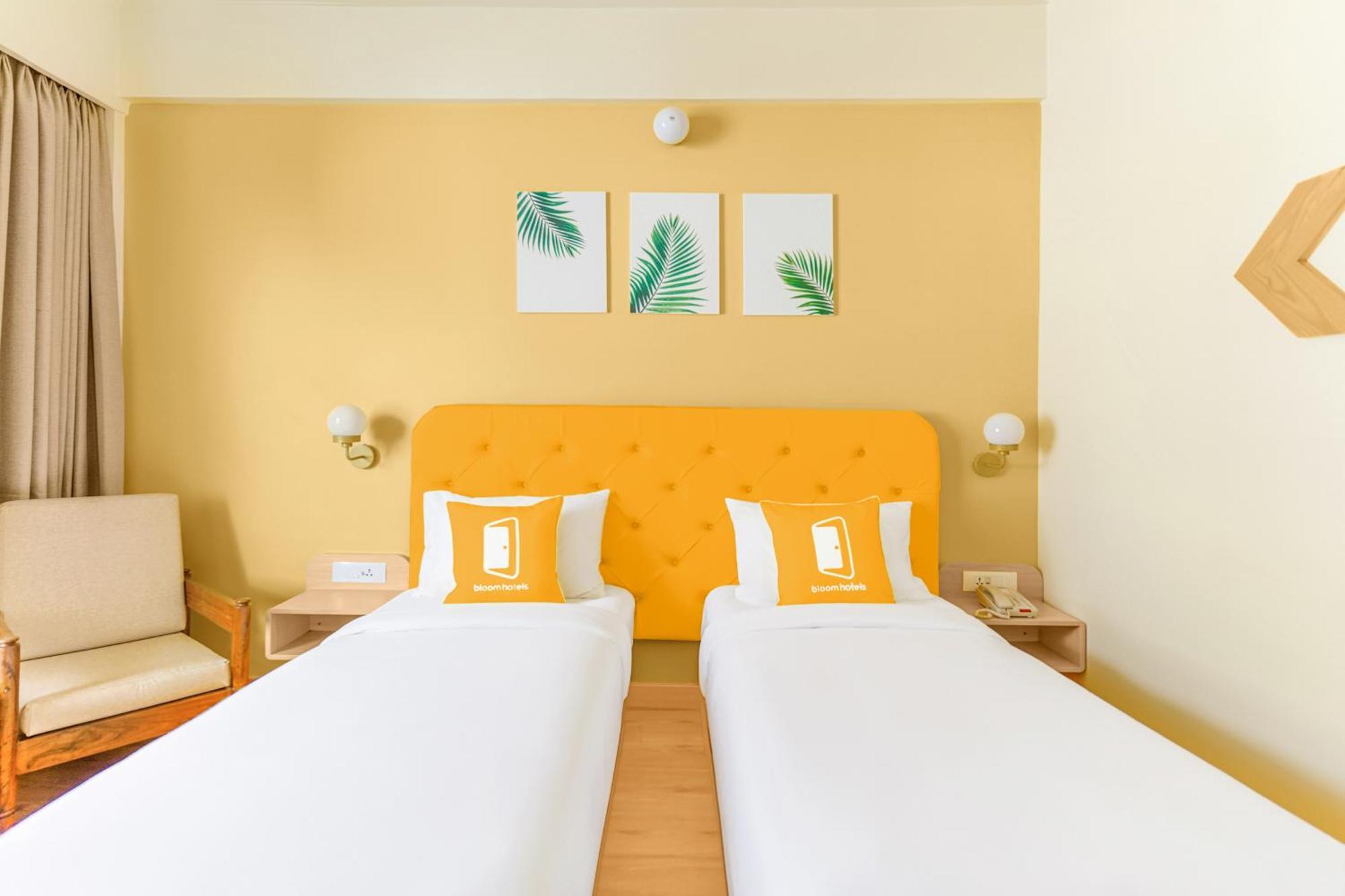 Bloom Hotel Katra Esterno foto