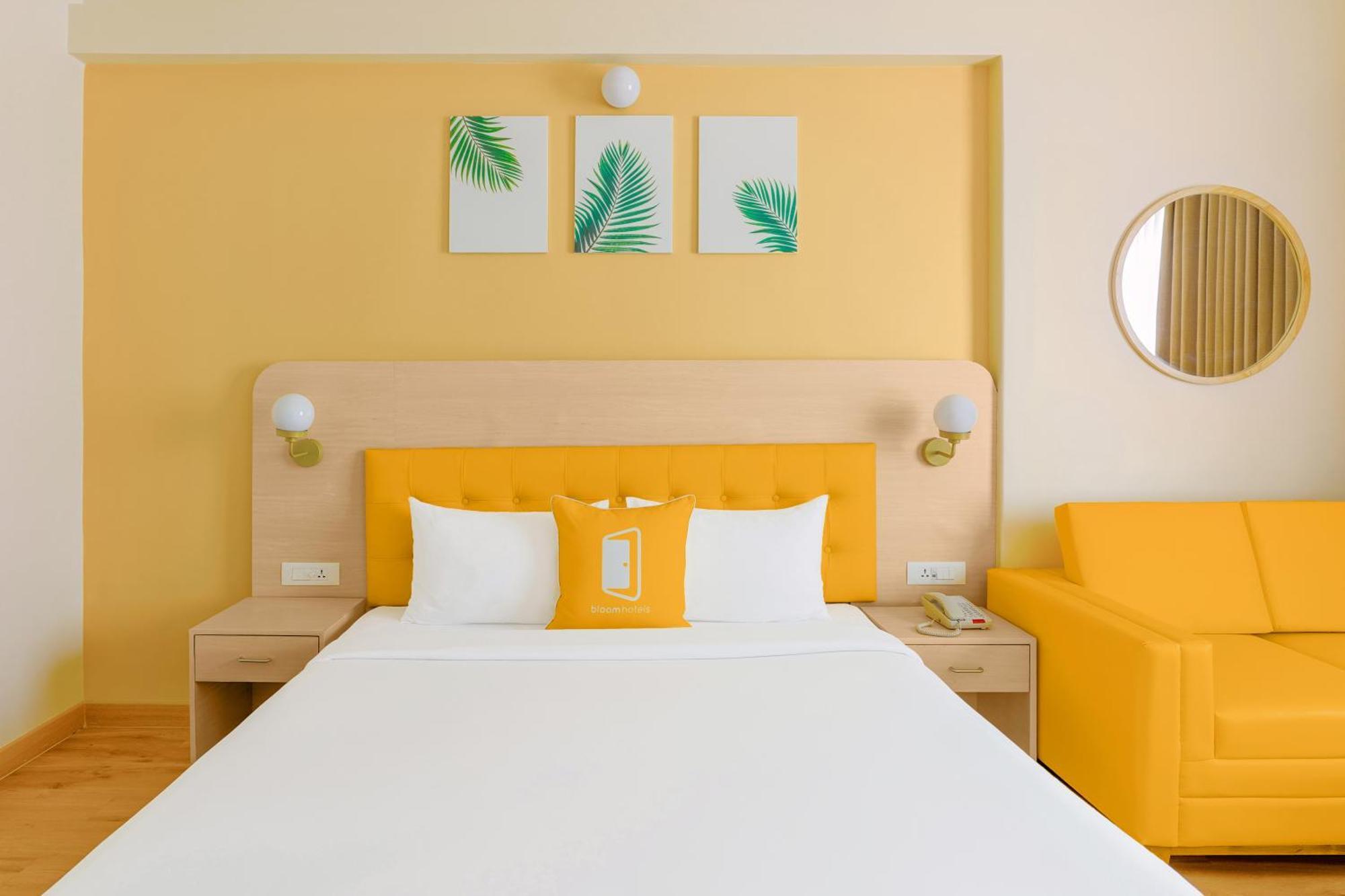 Bloom Hotel Katra Esterno foto
