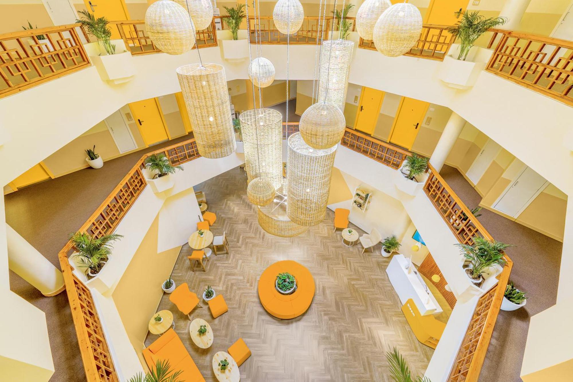 Bloom Hotel Katra Esterno foto